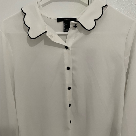 Scalloped Collar Blouse - Picture 1 of 4